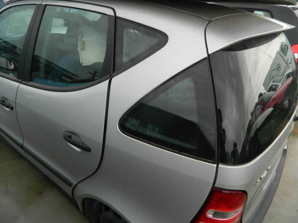 Usi fata Mercedes A Classe A 140 model 2000