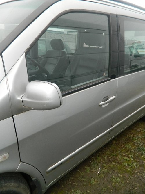 Usi fata Mercedes V-Class 2.2Cdi model 2001