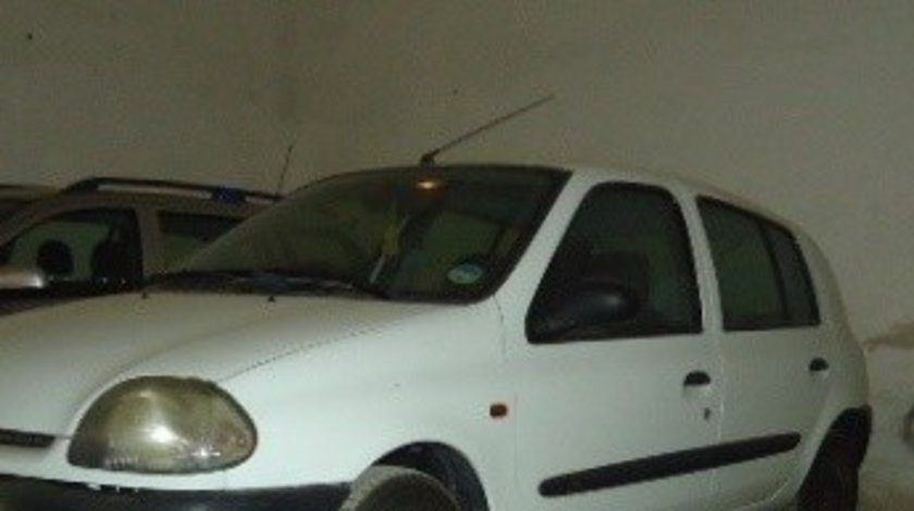 Usi fata si spate Renault Clio hatchback