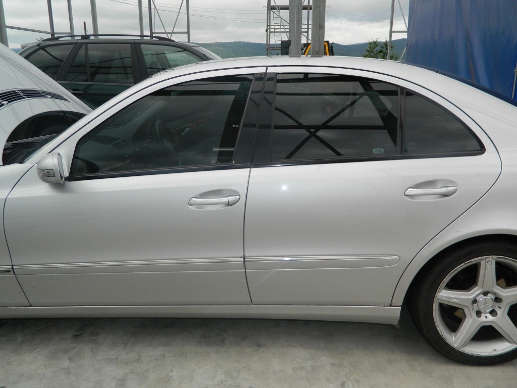 Usi spate Mercedes E270 model 2005
