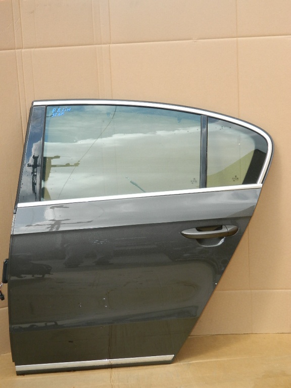 Usi spate Vw Passat