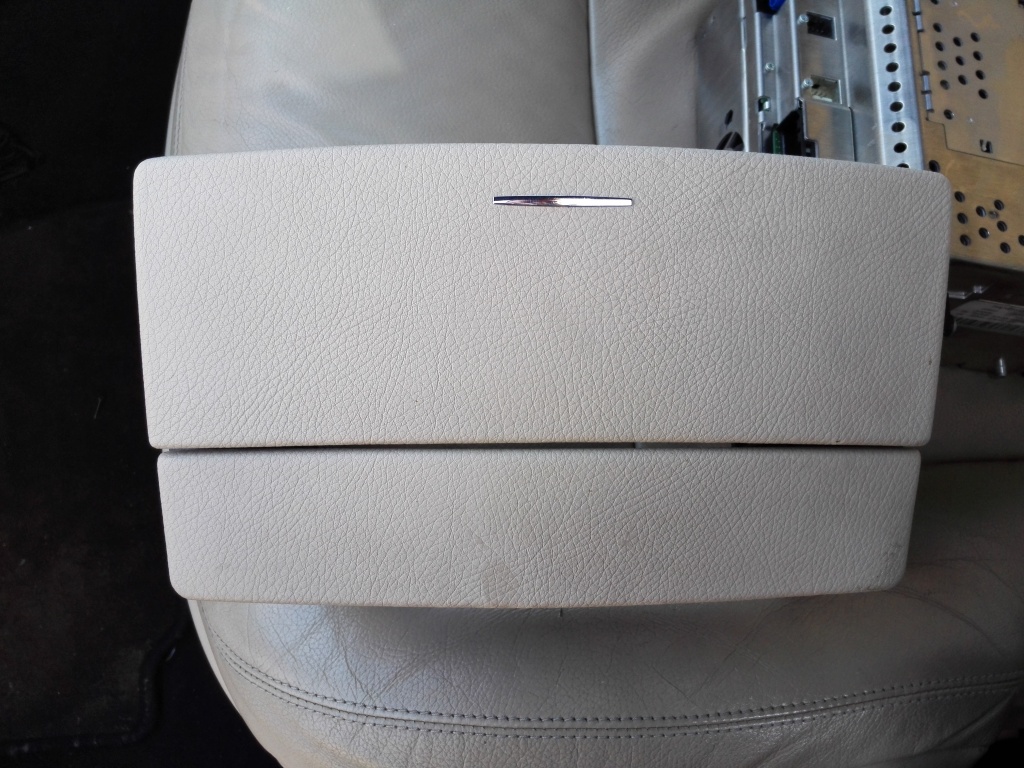 Usita Magazie cd Mercedes S-class w221 BEJ