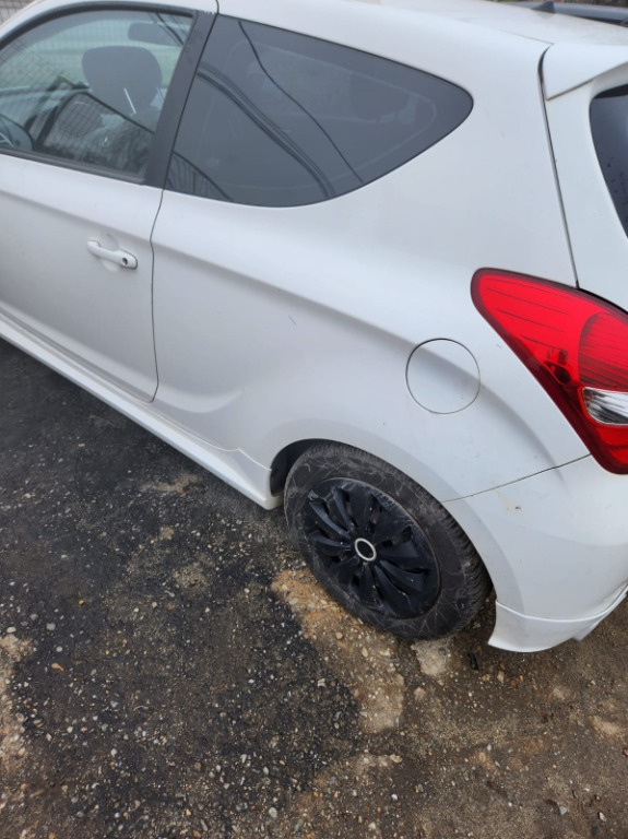 Usita rezervor Hyundai i20 1.2 G4LA an de fabricatie 2010