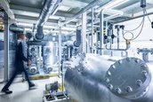 Uzina BMW Group din Regensburg a testat un sistem cu ulei termic pentru generarea de caldura in atelierul de vopsitorie