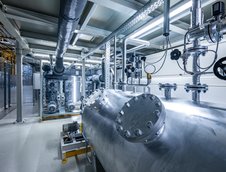Uzina BMW Group din Regensburg a testat un sistem cu ulei termic pentru generarea de caldura in atelierul de vopsitorie