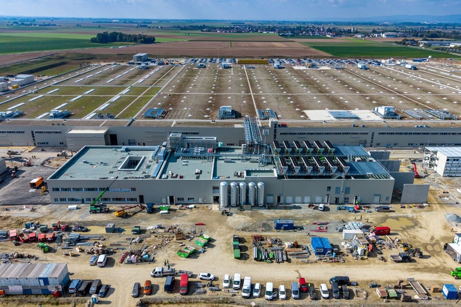 Uzina de baterii Gen6 din Germania – dezvoltare rapida a constructiei dupa numai 14 luni