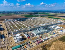 Uzina de baterii Gen6 din Germania – dezvoltare rapida a constructiei dupa numai 14 luni