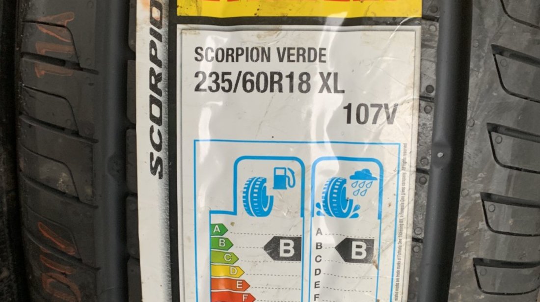 Vând 2 anvelope 235/60/18 Pirelli de vară noi