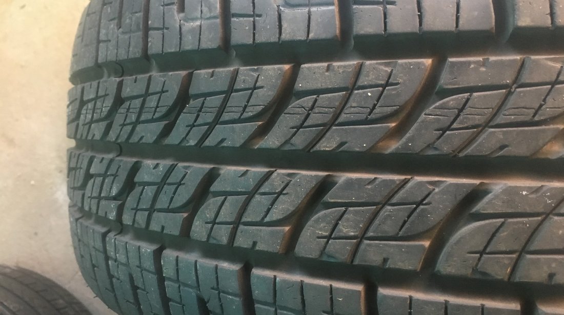 Vând 2 anvelope 255/60/18 Pirelli M+S ca noi