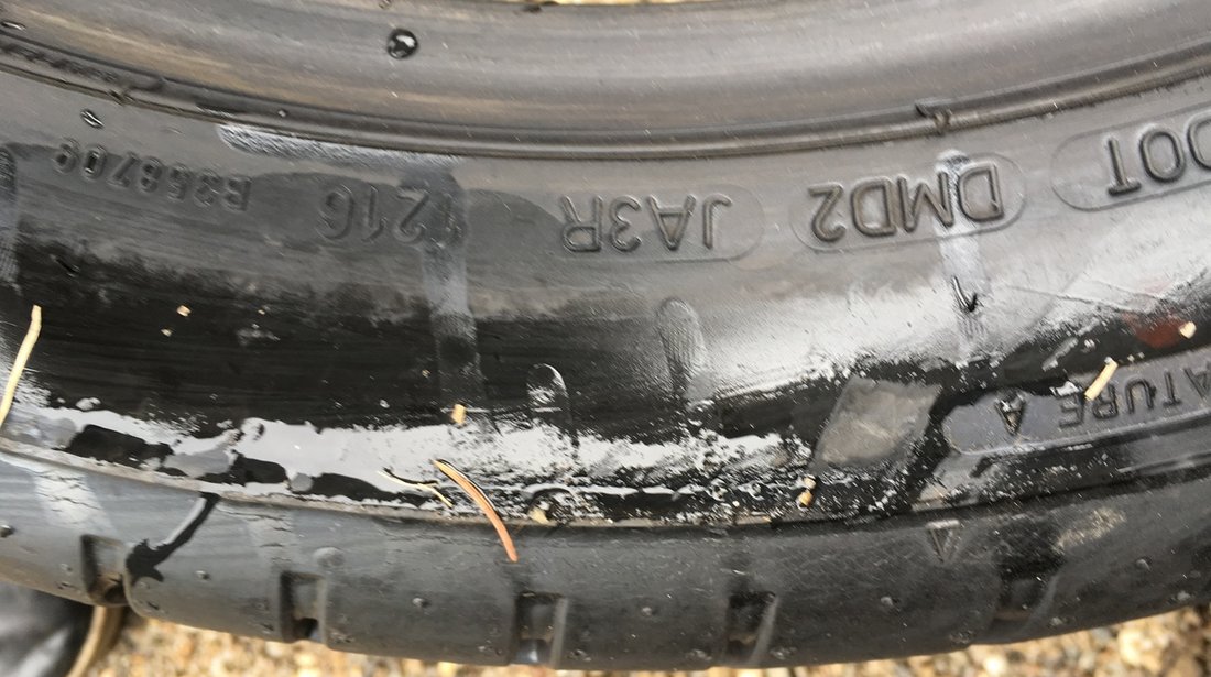 Vând 2 anvelope 275/40/19 Dunlop de vara ca noi