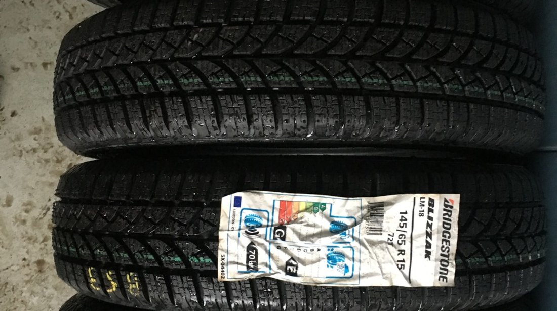 Vând 4 anvelope 145/65/15 bridgestone de iarnă noi