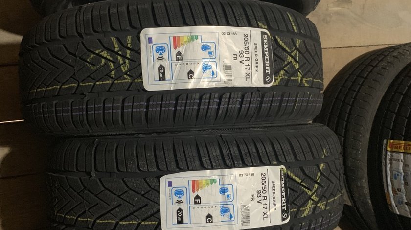 Vând 4 anvelope 205/50/17 semperit de iarnă noi