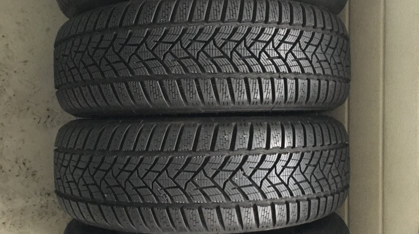 Vând 4 anvelope 205/60/16 Dunlop de iarnă ca noi