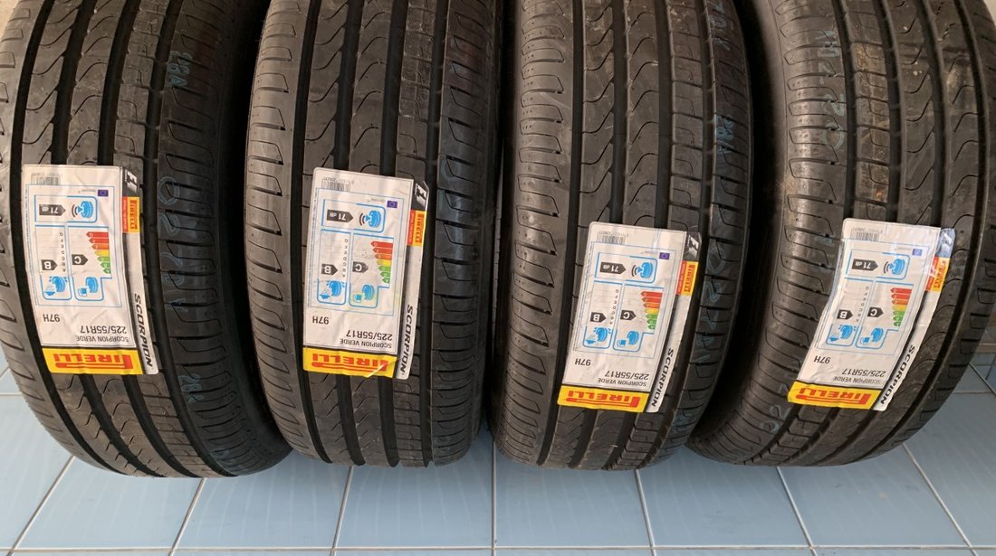 Vând 4 anvelope 225/55/17 Pirelli de vară noi