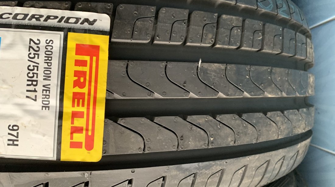 Vând 4 anvelope 225/55/17 Pirelli de vară noi