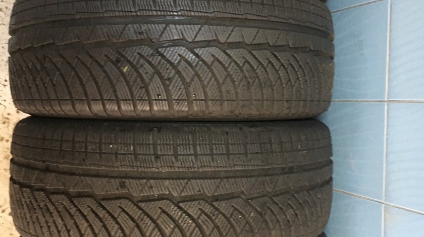 Vând 4 anvelope 235/45/18 Michelin de iarnă ca noi