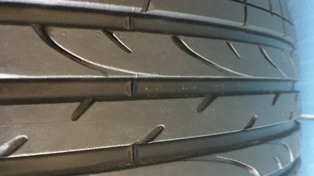 Vând 4 anvelope 235/55/19 bridgestone de vara ca coi