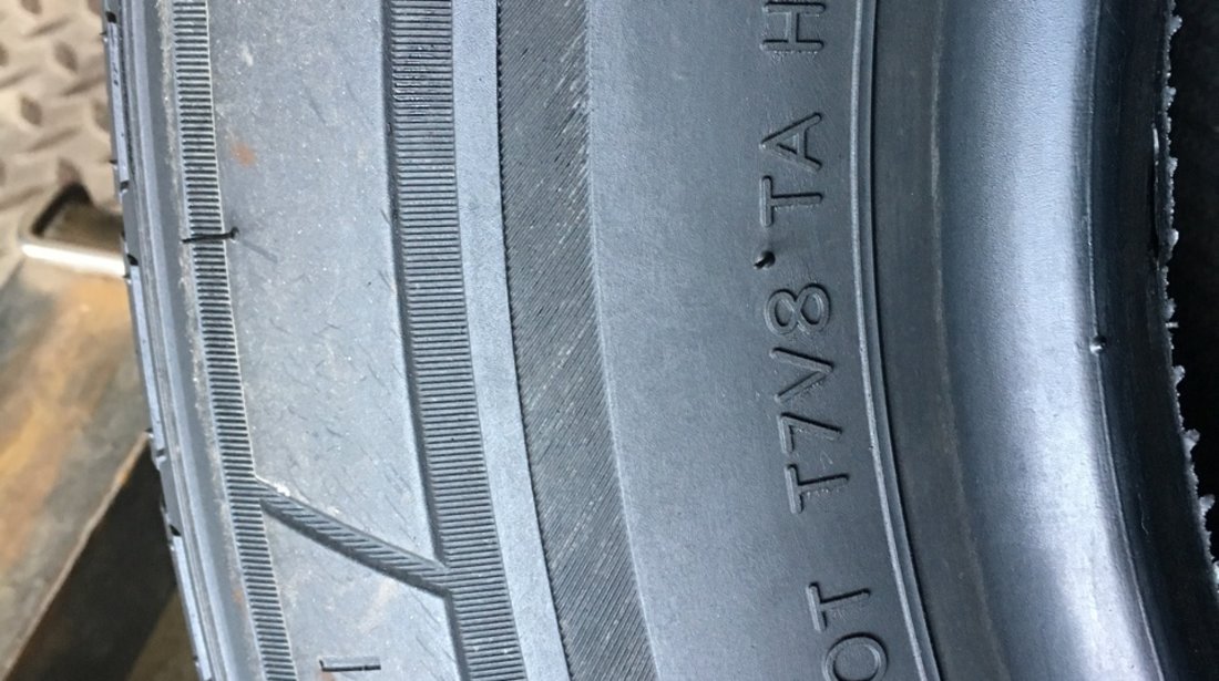 Vând 4 anvelope 235/65/16c hankook de vară noi