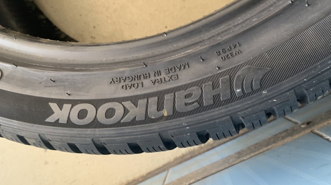 Vând 4 anvelope 255/40/19 hankook de iarnă ca noi