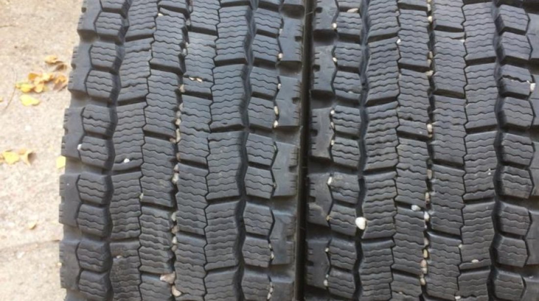 Vând 4 anvelope 275/70/22.5 Michelin ca noi