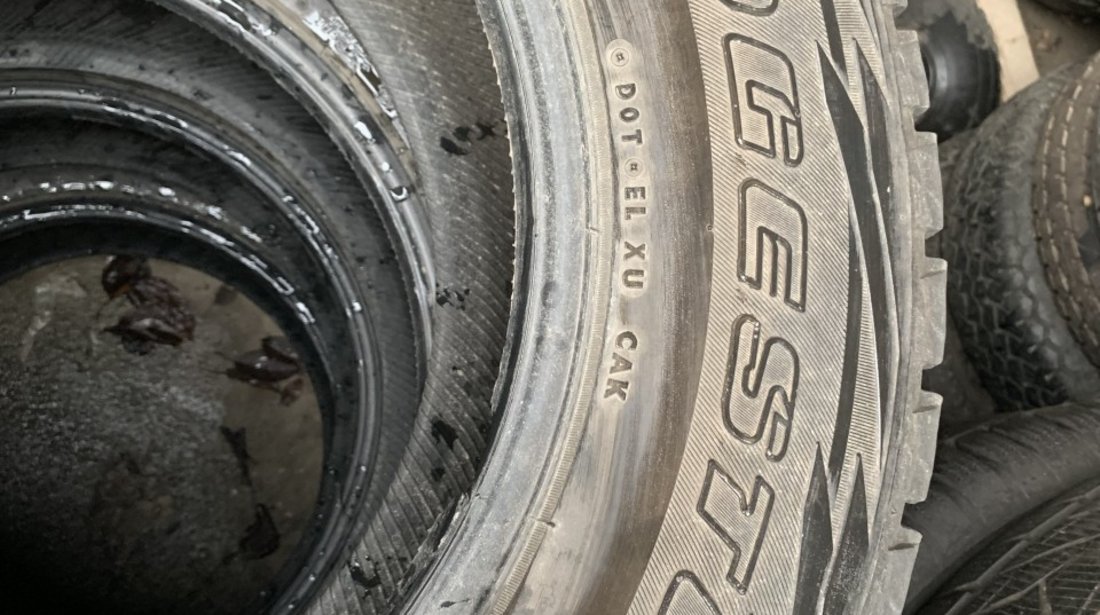 Vând 4 anvelope 285/60/18 bridgestone de iarnă ca noi