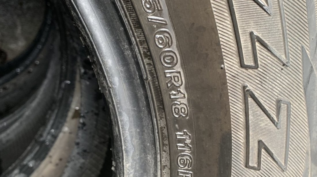 Vând 4 anvelope 285/60/18 bridgestone de iarnă ca noi