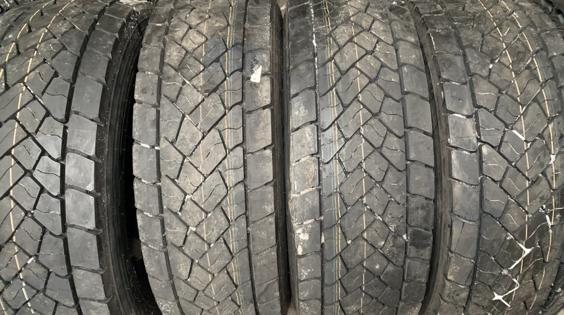 Vând 4 anvelope 295/60/22.5 Dunlop noi