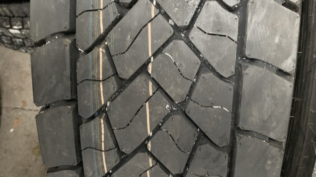 Vând 4 anvelope 295/60/22.5 Dunlop noi