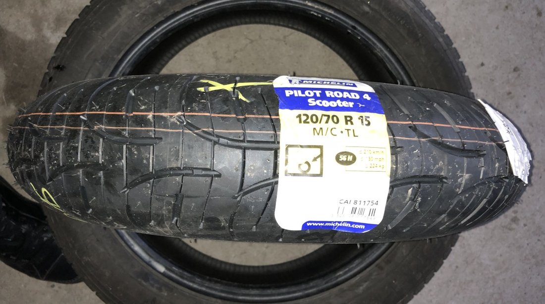 Vând anvelopă 120/70/15 Michelin nouă