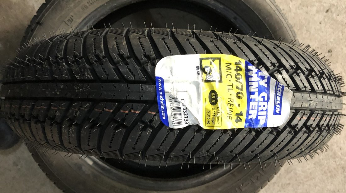 Vând anvelopă 140/70/14 Michelin nouă