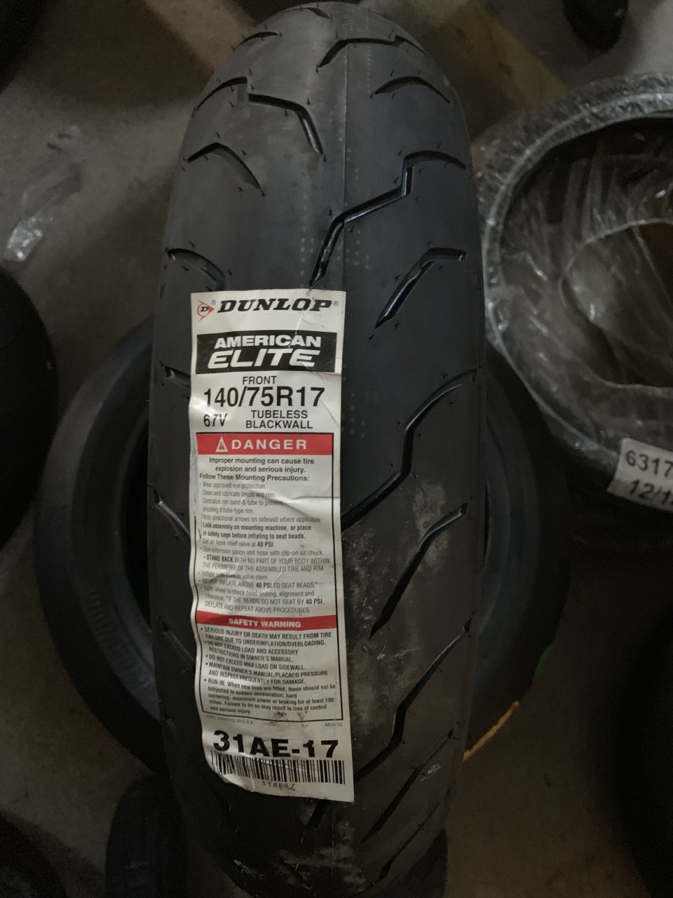 Vând anvelopă 140/75/17 Dunlop nouă
