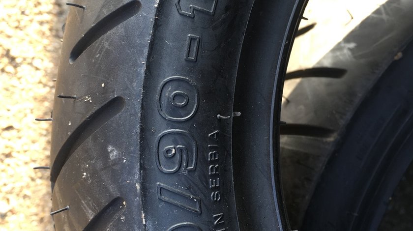 Vând anvelopă 90/90/10 Michelin nouă