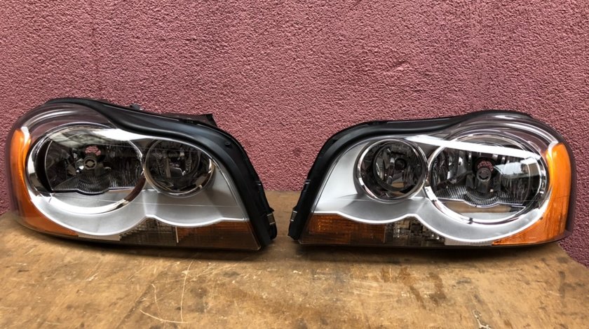 Vând far xenon stanga dreapta Volvo XC90 2003 2010 31446864/31446865
