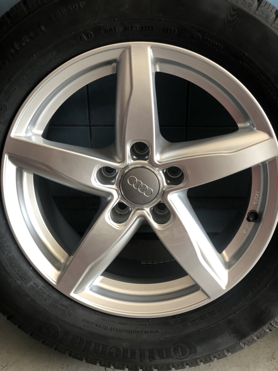 Vând jante Audi-VW noi pe 16” cu anve