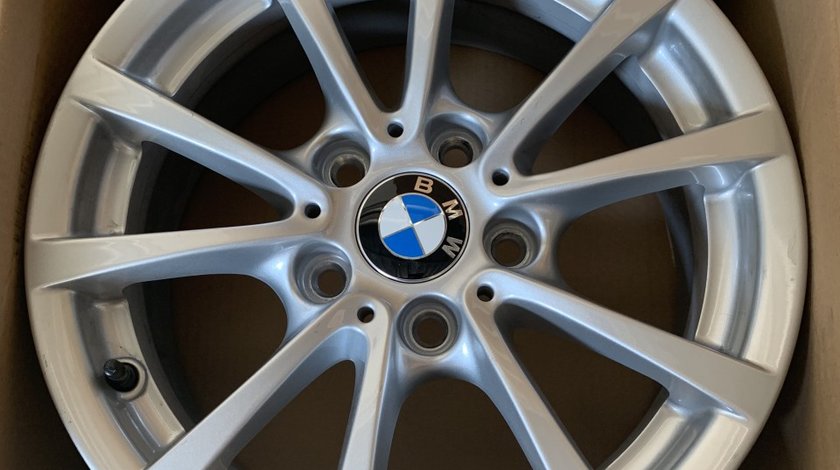 Vând jante originale BMW pe 16” originale noi
