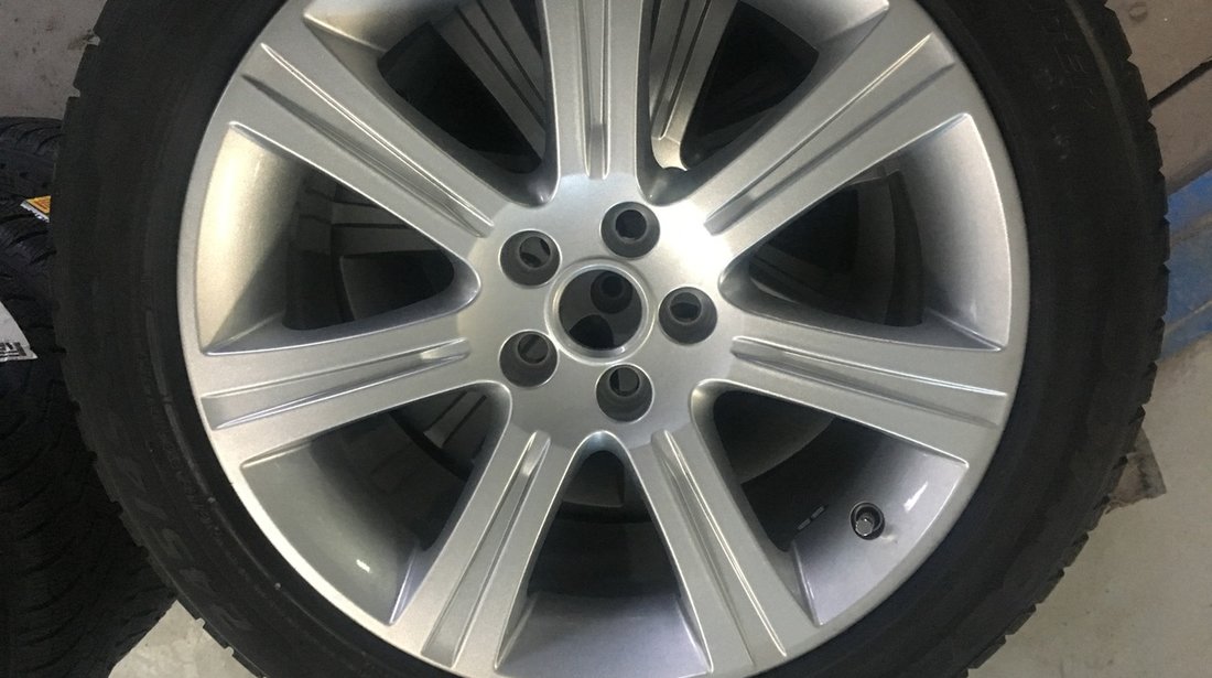 Vând jante originale Jaguar pe 18” cu anvelope Pirelli de iarnă noi