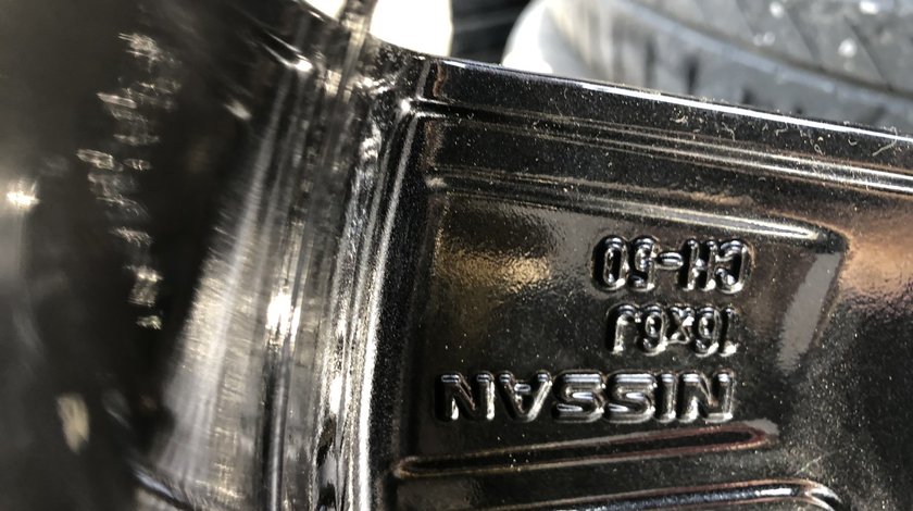 Vând jante originale Nissan pe 16” cu anvelope noi