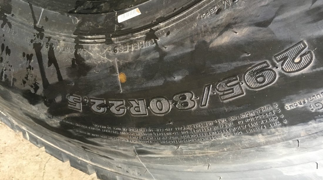 Vând o anvelopă 295/80/22.5 hankook nouă