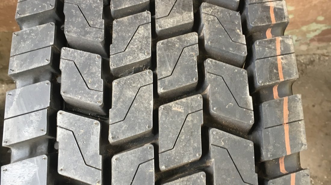 Vând o anvelopă 295/80/22.5 hankook nouă