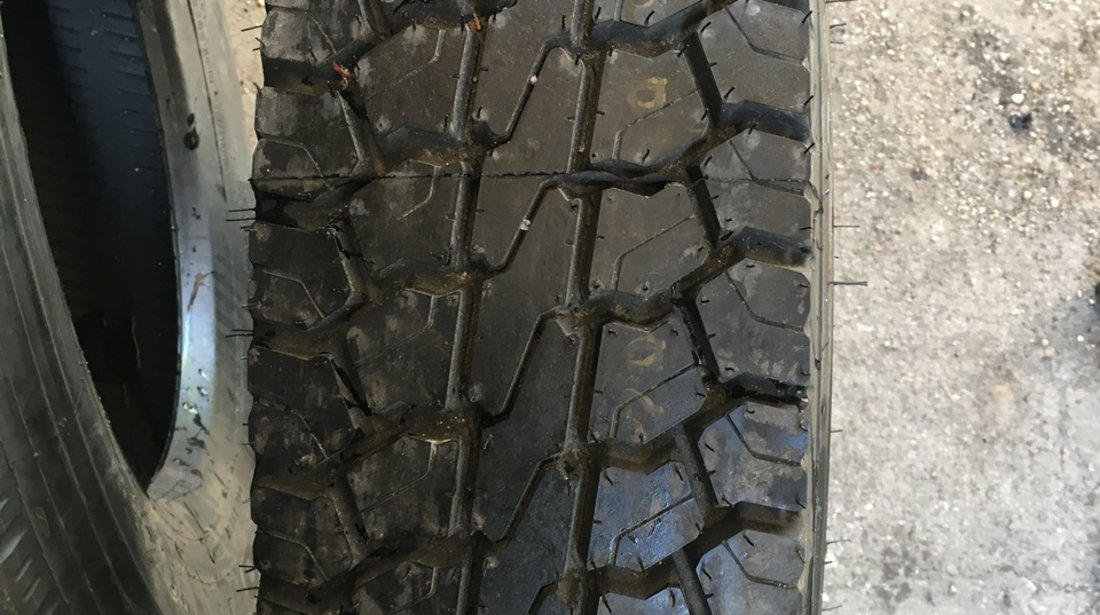 Vând o anvelopa 225/75/17.5 Pirelli nouă