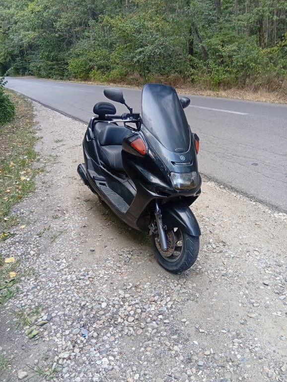 Vînd sau schimb Yamaha majesty 250cc