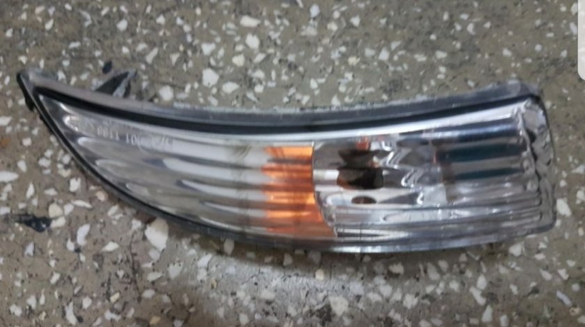 Vând semnal oglindă stânga de Ford Fiesta