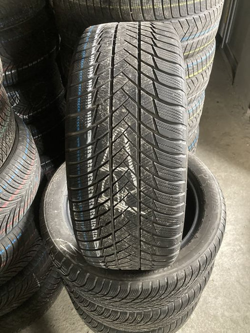Vând Set 4 buc Bridgestone 235/50 R19