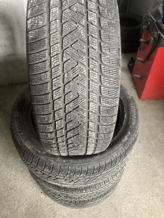 Vând set 4 buc Pirelli 285/40 R21 Dot 2021