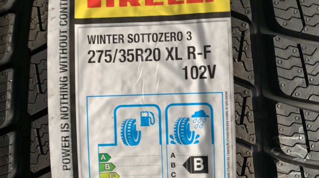 Vând set anvelope 245/40/20-275/35/20 Pirelli runflat de iarnă noi