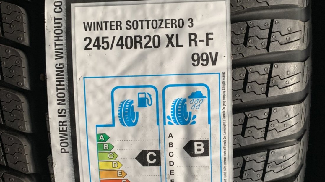 Vând set anvelope 245/40/20-275/35/20 Pirelli runflat de iarnă noi