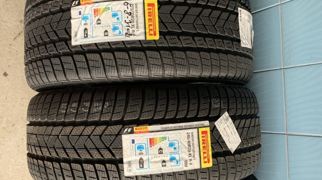 Vând set anvelope 245/40/20-275/35/20 Pirelli runflat de iarnă noi