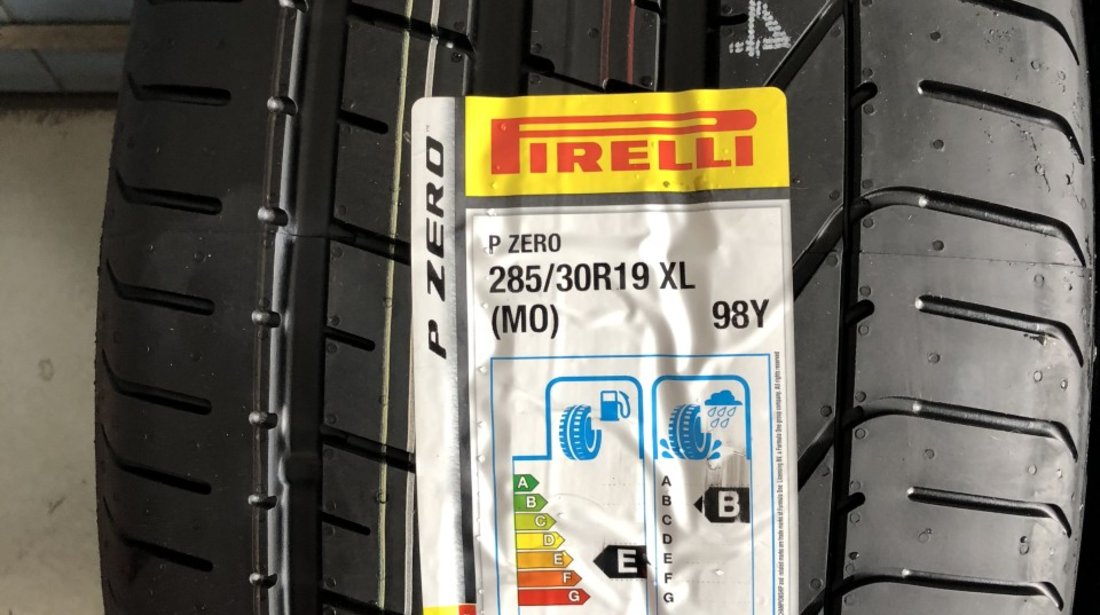 Vând set anvelope 255/35/19-285/30/19 Pirelli de vară noi