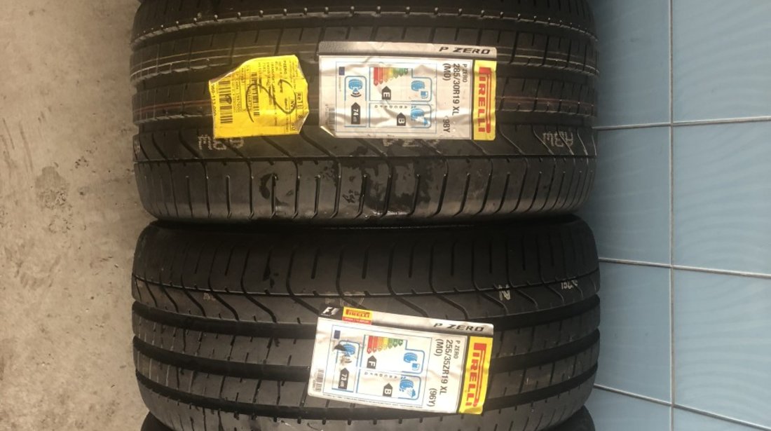 Vând set anvelope 255/35/19-285/30/19 Pirelli de vară noi