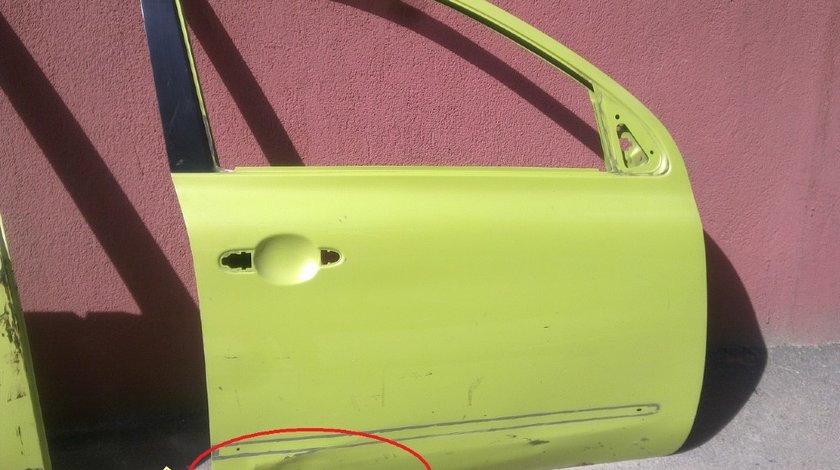 Vând Usa dreapta fata nissan micra 2012